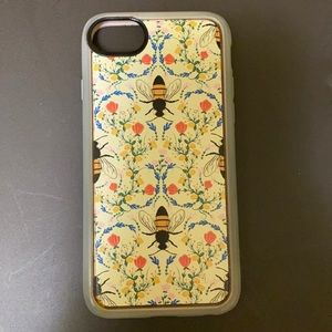 iPhone SE/8 bees and flowers case.